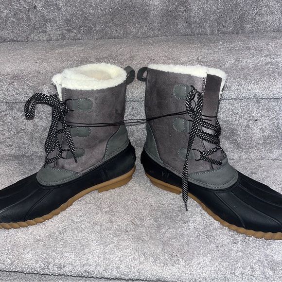 Eddie Bauer Snow boots - Picture 2 of 8